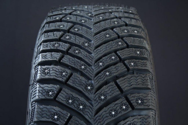 235/60R17 MICHELIN X-ICE NORTH 4 DUBB DOT2021