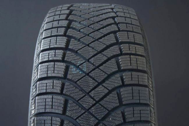 235/65R18 PIRELLI WINTER ICE ZERO FRIKTION DOT2021