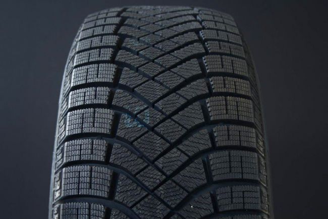 215/55R18 PIRELLI WINTER ICE ZERO FRIKTION