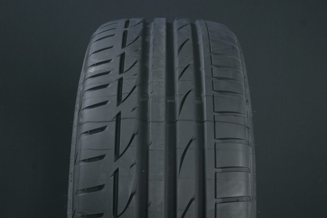 255/40R18 BRIDGESTONE POTENZA S001