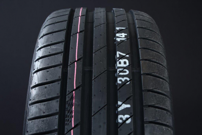 215/55R17 KUMHO ECSTA PS71 EV