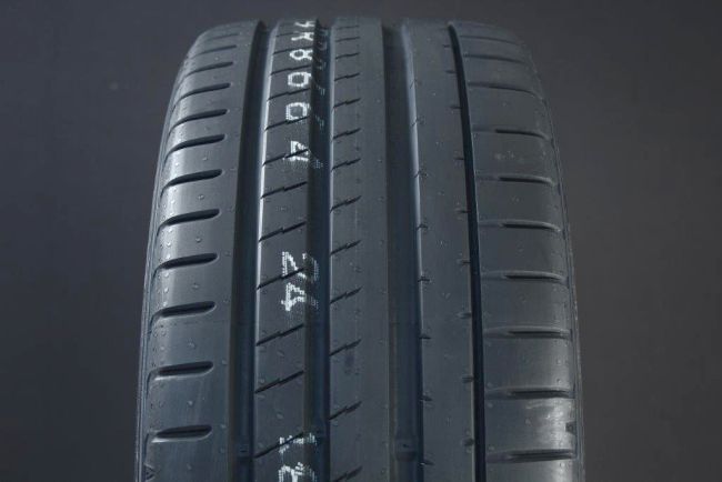 295/35R21 YOKOHAMA ADVAN SPORT V107