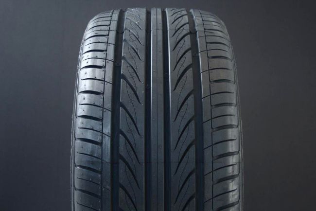 255/45R18 MAZZINI ECO 607