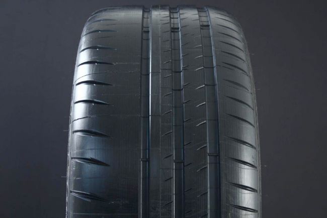 265/35R20 MICHELIN PILOT SPORT CUP 2 OUTLET ryhmss OUTLET / KESRENKAAT @ Svenska Gummihuset AB (OS2026535MPSC2)