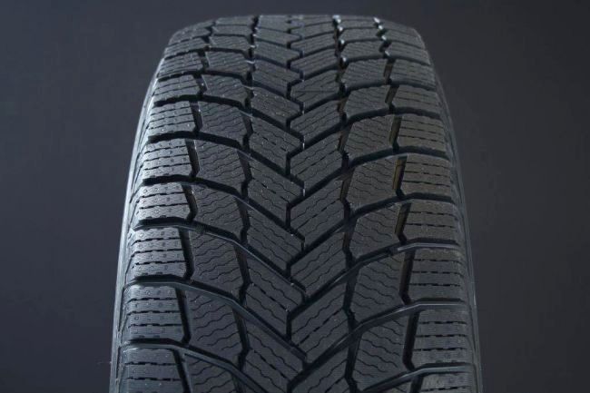 295/40R20 MICHELIN X-ICE SNOW SUV FRIKTION ryhmss RENKAAT / KITKARENKAAT @ Svenska Gummihuset AB (F2029540MICHXICESN)