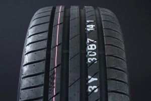 285/35R18 KUMHO ECSTA PS71